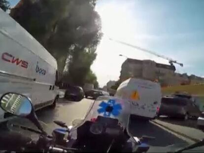 Motoambulancias, la solución de Varsovia para prestar asistencia en hora punta