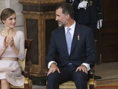 Primer aniversario del reinado de Felipe VI, un cadáver que podría haber caído de un avión aparece en Reino Unido...