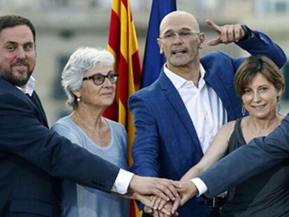 De izquierda a derecha Junqueras, Casals, Romeva, Forcadell y Mas.