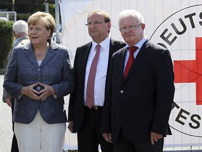 Merkel visita un centro de refugiados por primera vez en 10 años