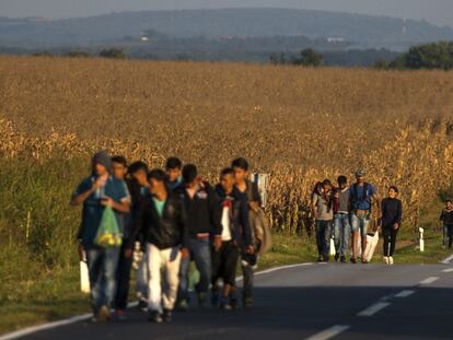 La UE acuerda el reparto de 120.000 refugiados con cuatro países en contra