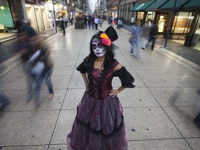 Como se maquiar como a Catrina do Dia dos Mortos mexicano