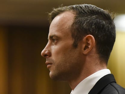 Pistorius, libertad bajo fianza hasta abril