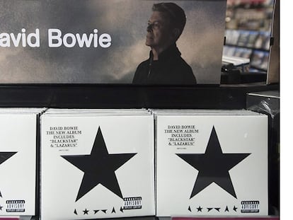 El último disco de Bowie llega al número uno de las listas musicales