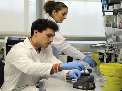 Laboratorio del Centro de Genómica e Investigación Oncológica GENYO, que ha desarrollado una metodología diagnóstica que permitirá mejorar a partir de un análisis de sangre la identificación de las células que causan metástasis por cáncer.