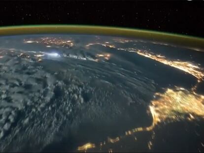 Así se ve una tormenta eléctrica desde el espacio