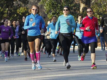 Un grupo de mujeres corre en Madrid.