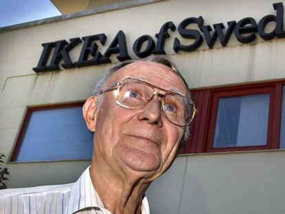 Ingvar Kamprad na sede da Ikea, em Älmhult, numa foto de 2002.