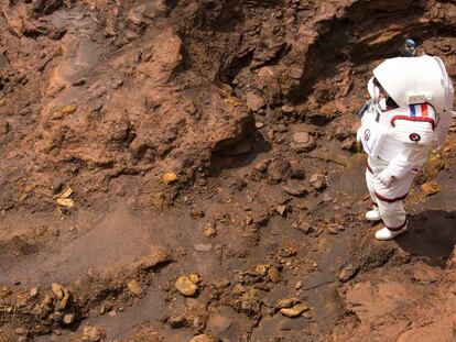 Un astronauta pasea por Riotinto.
