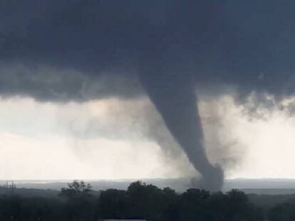 Uno de los tornados que azotaron Oklahoma (EE UU), este martes.