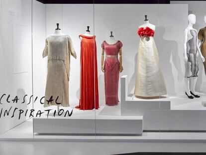 Muestra de Balenciaga en la exposición 'Game Changers'.