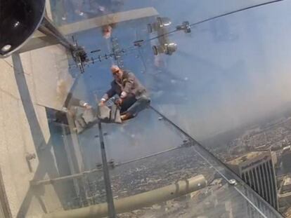 Un tobogán en las alturas de Los Ángeles