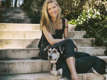 La modelo barcelonesa y su familia han adoptado a Lost.