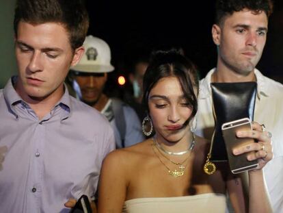 Lourdes Leon, hija de Madonna, sale de su hotel en La Habana.