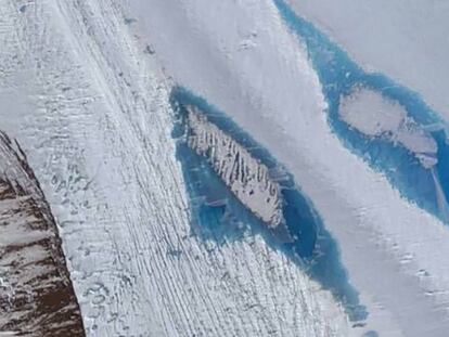 La formación de lagos azules en la Antártida alarma a los científicos
