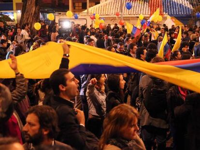 Partidarios de las negociaciones de paz, en Bogotá. Mauricio Dueñas Castañeda.
