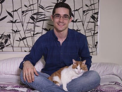 Javier Fernández y el gato de la victoria