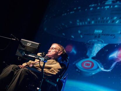 Tras estrenarse con Neil Armstrong, el cabeza de cartel había sido Stephen Hawking.