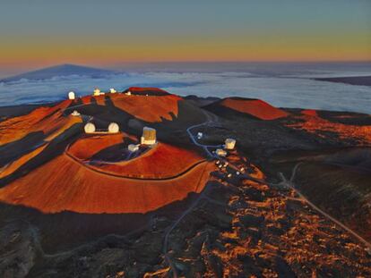 Vista aérea de los telescopios de la cumbre del volcán Mauna Kea.