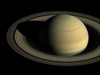 Saturno y sus anillos fotografiados por la sonda 'Cassini'.