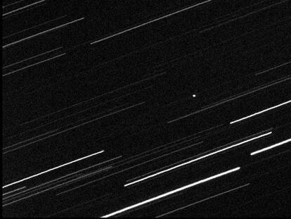 Un asteroide pasa la Tierra cinco veces más cerca que la Luna