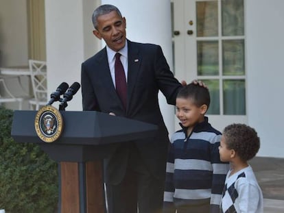 Obama indulta sus últimos pavos como presidente de EE UU