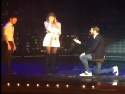 Álvaro Morata pide matrimonio a su novia durante una función de teatro en Madrid