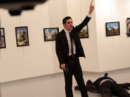VÍDEO | As imagens do disparo contra o embaixador russo: “Aleppo, vingança”