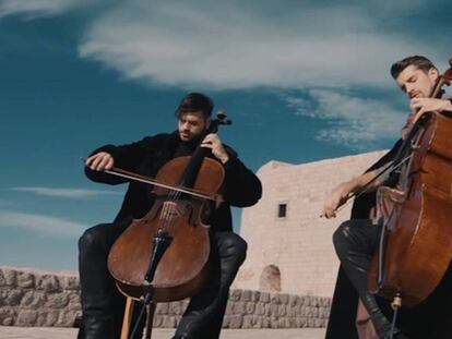 Los músicos Luka Šulić y Stjepan Hauser, componentes de 2CELLOS.