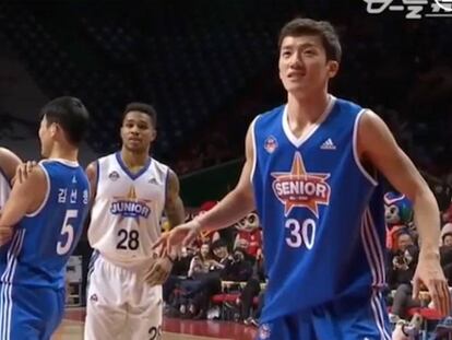 Un ‘mannequin challenge’ paraliza un partido de baloncesto en Corea del Sur
