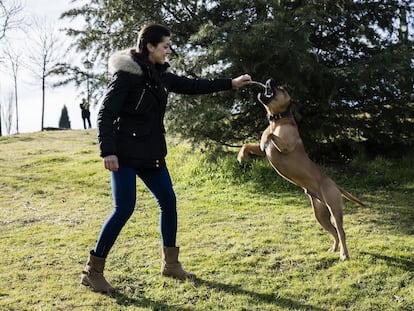 Las llamadas caninas de Carolina Marín
