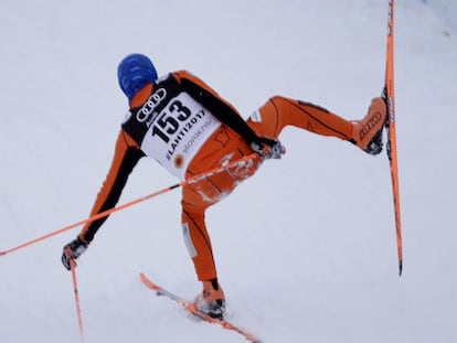 El esquiador Adrián Solano, durante una carrera en el mundial de Lahti.