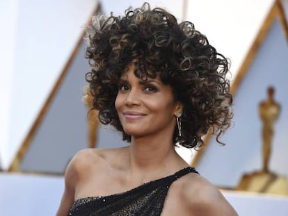 Halle Berry, con su peinado salvaje.