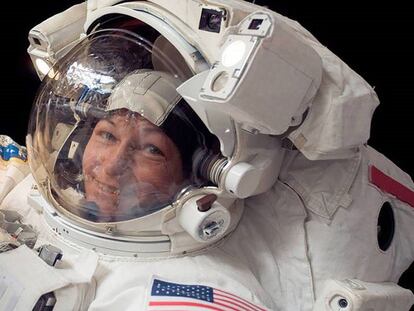 Peggy Whitson, la primera mujer a comandar la Estación Espacial Internacional.