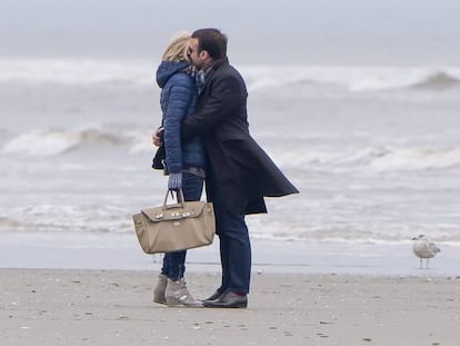 Emmanuel y Brigitte Macron, en una playa de Touquet.