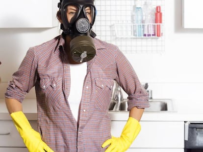 "Limpie la tele a diario" y otras 5 cosas que un microbiólogo tiene que decir sobre su casa