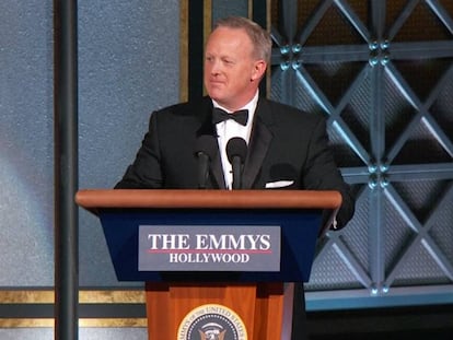 Sean Spicer en los Emmy.