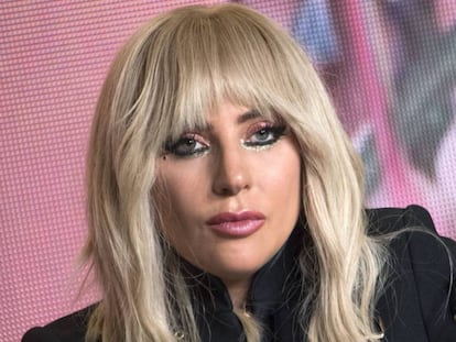 Lady Gaga habla con sus fans en las redes sociales