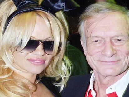 Pamela Anderson y Hugh Hefner, en una imagen de diciembre de 2003.