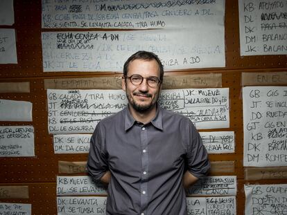 David Serrano, director de la adaptación musical de 'Billy Elliot', en la sala de ensayo del Nuevo Teatro Alcalá de Madrid.