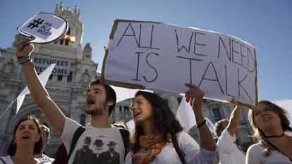 Manifestación en Madrid a favor del diálogo tras el desafío independentista de Cataluña.