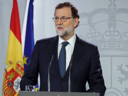 Rajoy activa el mecanismo para aplicar el artículo 155 de la Constitución.