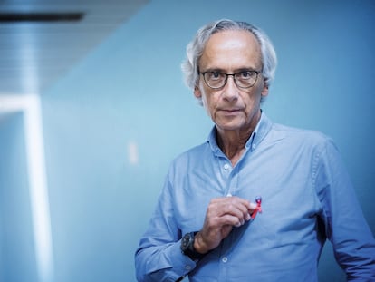 Bonaventura Clotet, fotografiado en las dependencias del Instituto de Investigación del Sida IrsiCaixa en el hospital Germans Trias i Pujol, de Badalona.
