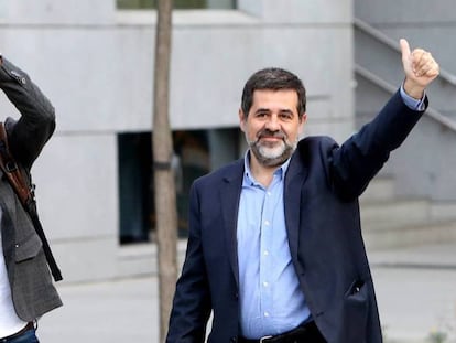 Los presidentes de ANC, Jordi Sànchez, y Ómnium, Jordi Cuixart, a su llegada a la Audiencia Nacional.