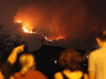 Los incendios de Galicia llevan el fuego al centro de Vigo