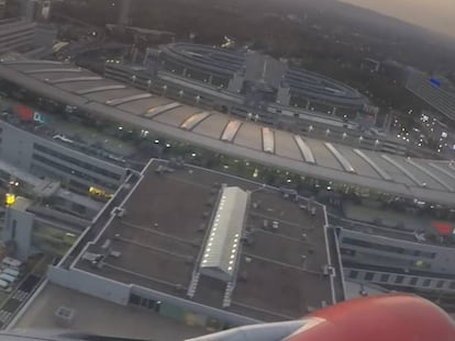 La perspectiva de los pasajeros desde dentro del avión.