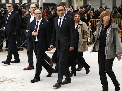 Los exmiembros del Govern a su llegada a la Audiencia Nacional este jueves. Vídeo: Protestas en Cataluña por la encarcelación de los exconsellers.