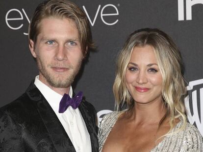 La actriz Kaley Cuoco y su novio Karl Cook el pasado mes de enero en la fiesta posterior a los Globos de Oro.