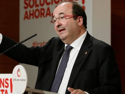 FOTO: El candidato del PSC, Miquel Iceta, interviene en un mitin electoral celebrado en Tarragona el 9 de diciembre. / VÍDEO: Acto de campaña de Iceta, este martes.