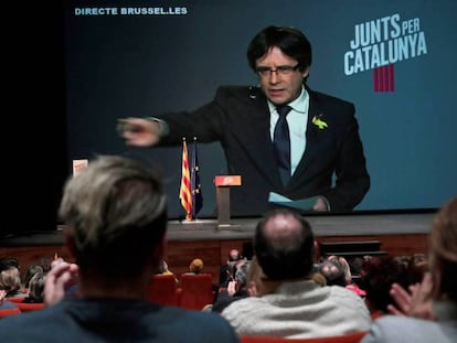 El expresident de la Generalitat, Carles Puigdemont, inerviene desde Bruselas en un acto de Junts per Catalunya.